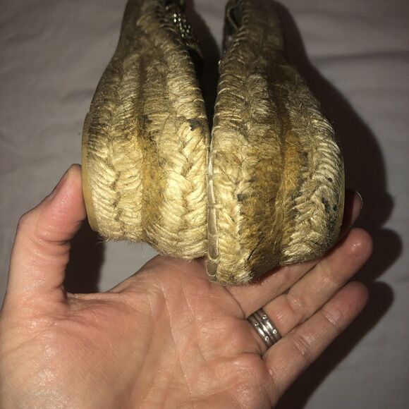 9 M Bare Traps Tan Ladies Womens Shoe Sandal Flip Flip Sparkle Silver Gold Tense - Picture 9 of 11